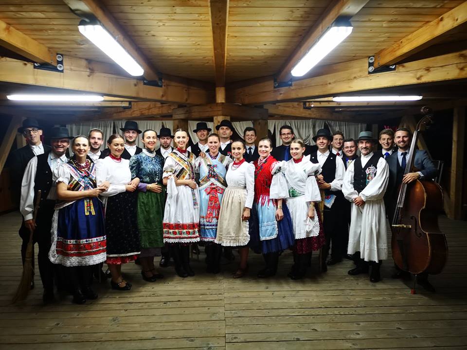 Csallóközi Táncegyüttes – Nyuszi Hopp, Pici Csallóközi, Apró Csallóközi, Kis Csallóközi, Csallóközi