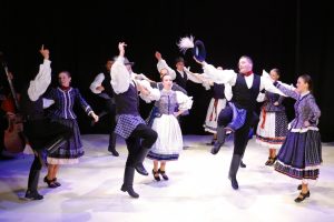 felfoldi_levelek_ifju_szivek_3 Ifjú Szivek Táncszínház